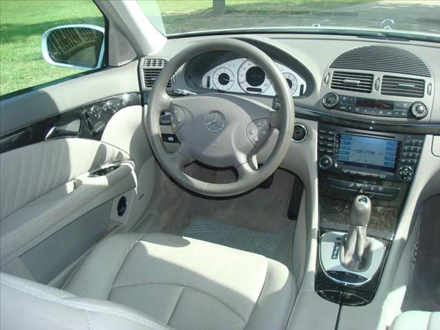 Mercedes-Benz E-Class 2004 photo 4