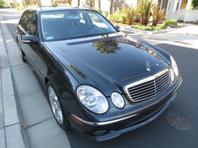 Mercedes-Benz E-Class 2004 photo 1