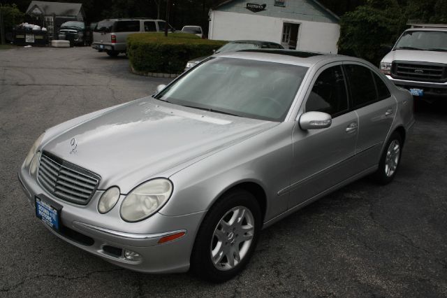 Mercedes-Benz E-Class 2005 photo 4