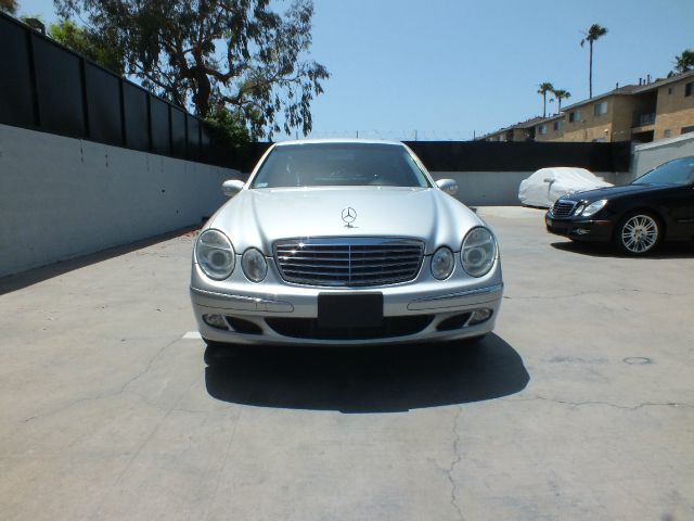 Mercedes-Benz E-Class 2005 photo 10