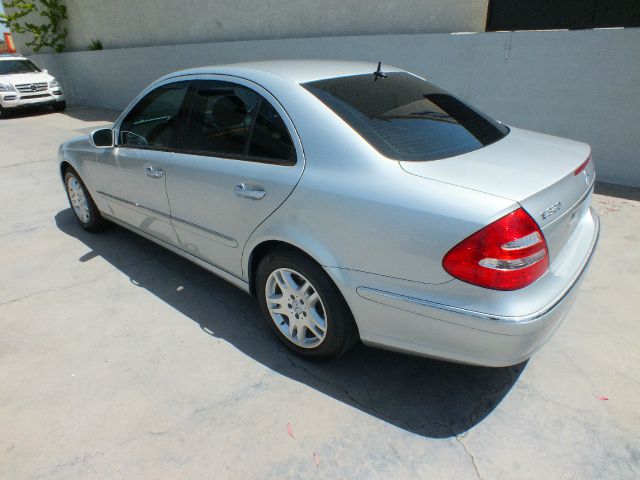 Mercedes-Benz E-Class 2005 photo 7