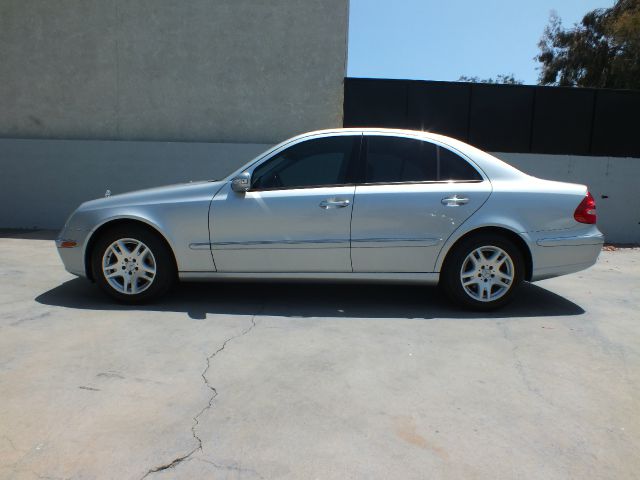 Mercedes-Benz E-Class 2005 photo 9