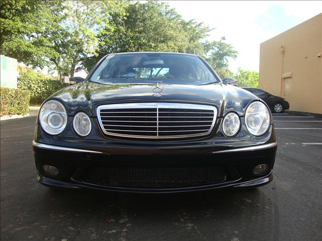 Mercedes-Benz E-Class 2005 photo 1