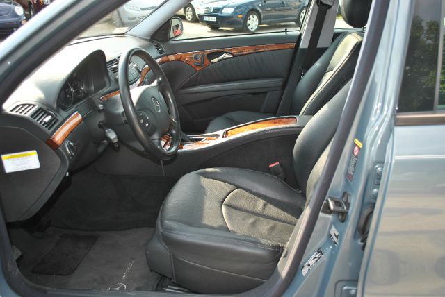 Mercedes-Benz E-Class 2005 photo 5