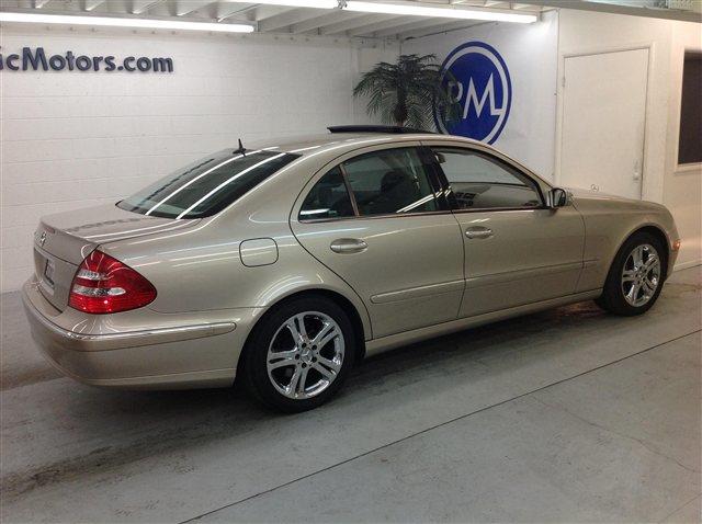 Mercedes-Benz E-Class 2005 photo 2