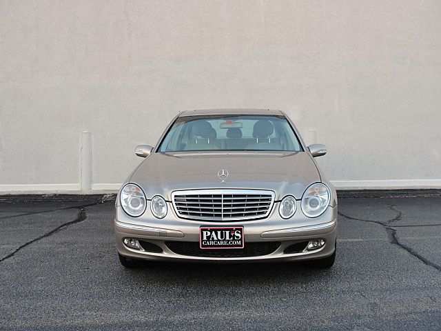 Mercedes-Benz E-Class 2005 photo 2