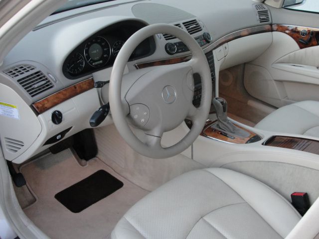 Mercedes-Benz E-Class 2005 photo 3