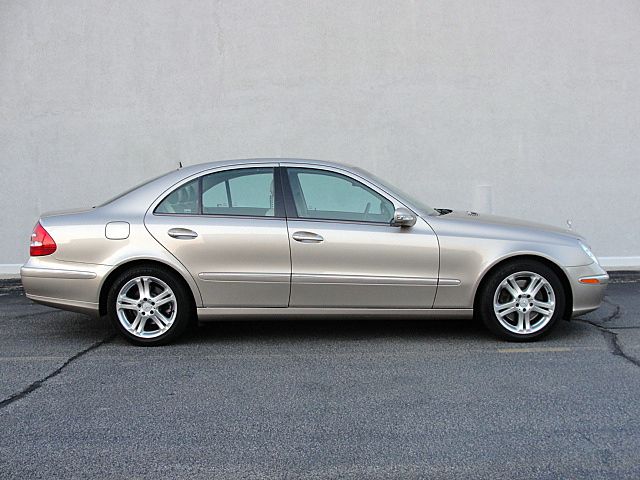 Mercedes-Benz E-Class 2005 photo 7