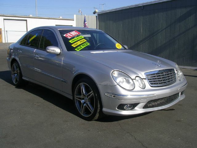 Mercedes-Benz E-Class 2005 photo 4