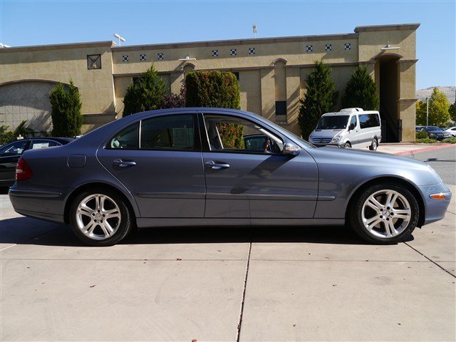 Mercedes-Benz E-Class 2005 photo 4