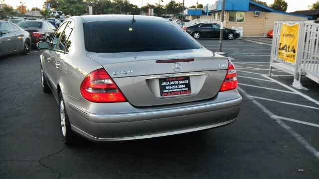 Mercedes-Benz E-Class 2005 photo 3