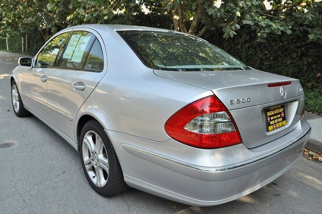 Mercedes-Benz E-Class 2005 photo 1