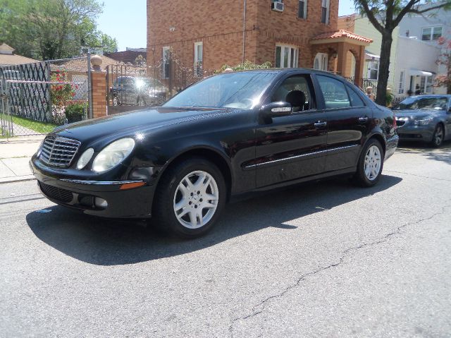 Mercedes-Benz E-Class 2005 photo 15