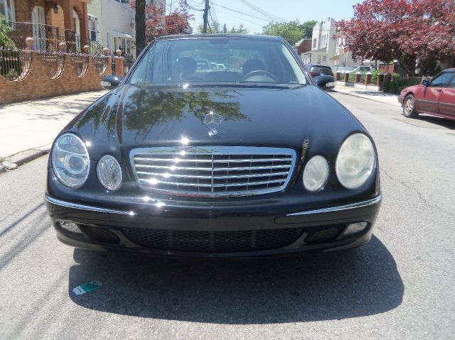 Mercedes-Benz E-Class 2005 photo 5