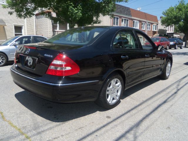 Mercedes-Benz E-Class 2005 photo 7