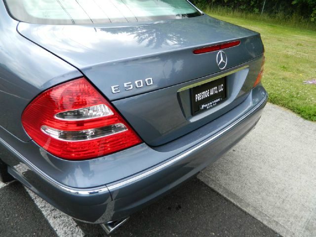 Mercedes-Benz E-Class 2005 photo 3