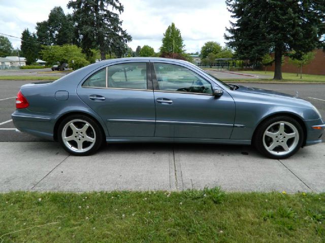 Mercedes-Benz E-Class 2005 photo 4