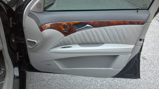 Mercedes-Benz E-Class 2005 photo 4