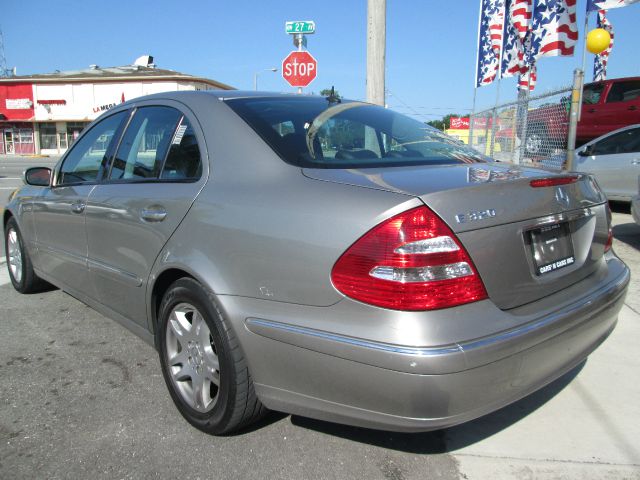 Mercedes-Benz E-Class 2005 photo 60