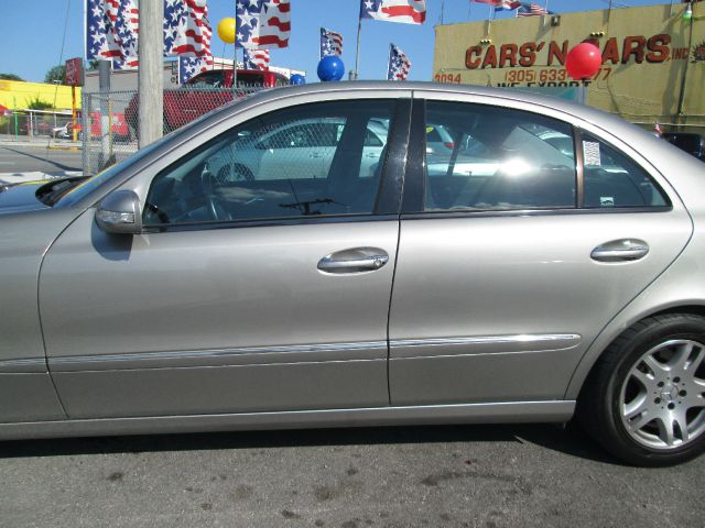 Mercedes-Benz E-Class 2005 photo 62