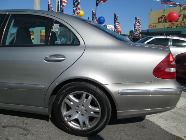 Mercedes-Benz E-Class 2005 photo 69