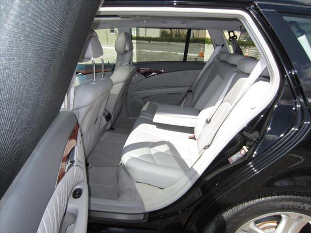 Mercedes-Benz E-Class 2005 photo 2