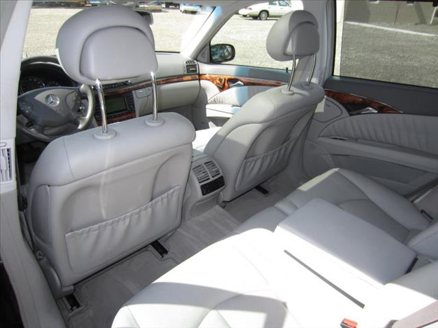 Mercedes-Benz E-Class 2005 photo 22