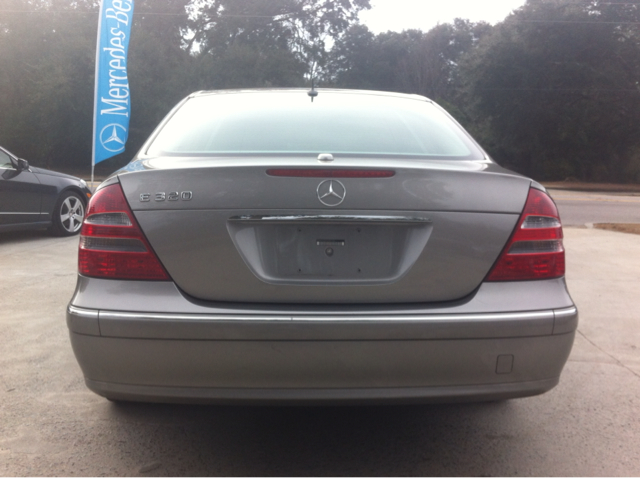 Mercedes-Benz E-Class 2005 photo 3