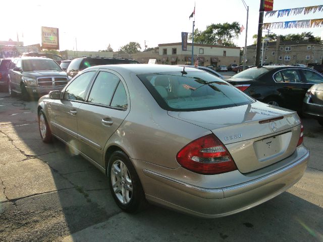 Mercedes-Benz E-Class 2005 photo 4