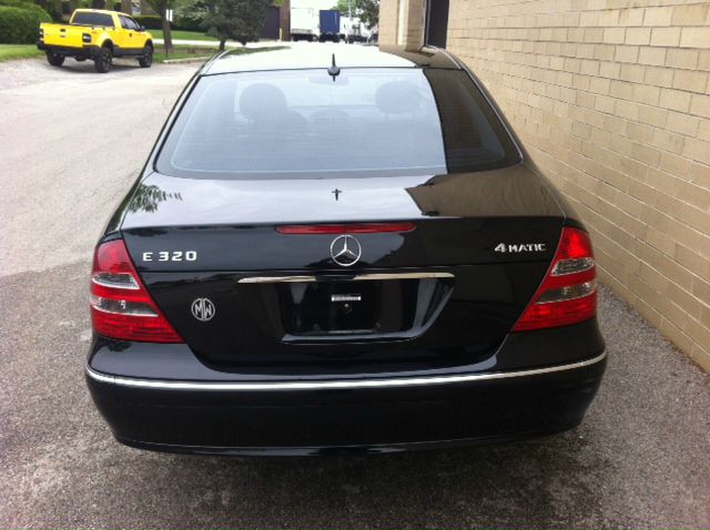 Mercedes-Benz E-Class 2005 photo 5