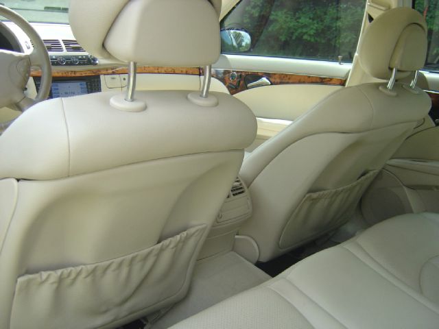 Mercedes-Benz E-Class 2005 photo 12