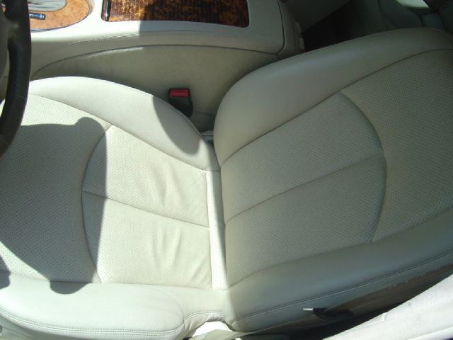 Mercedes-Benz E-Class 2005 photo 14