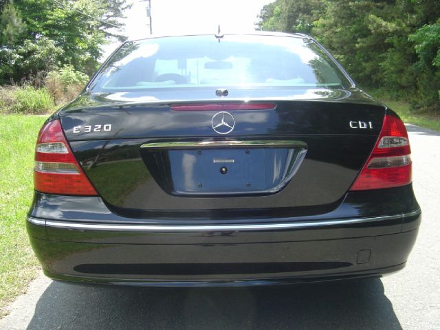 Mercedes-Benz E-Class 2005 photo 5