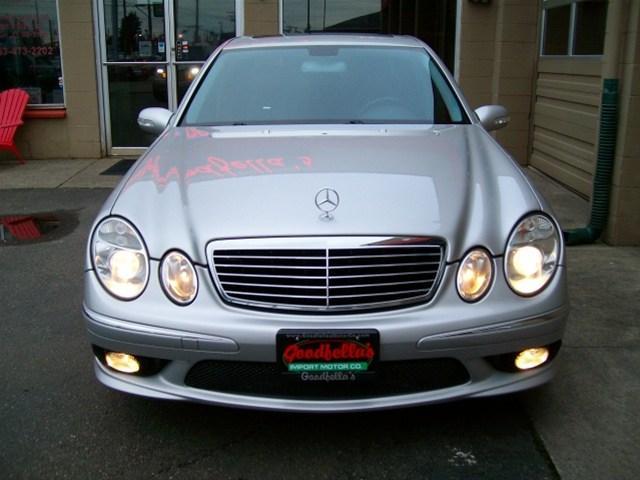 Mercedes-Benz E-Class 2005 photo 2