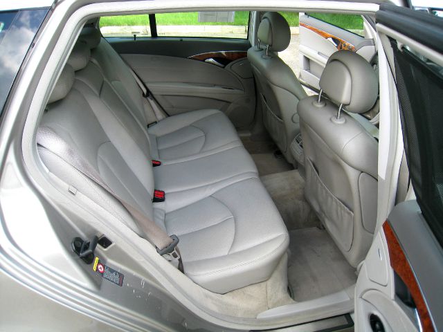 Mercedes-Benz E-Class 2005 photo 22