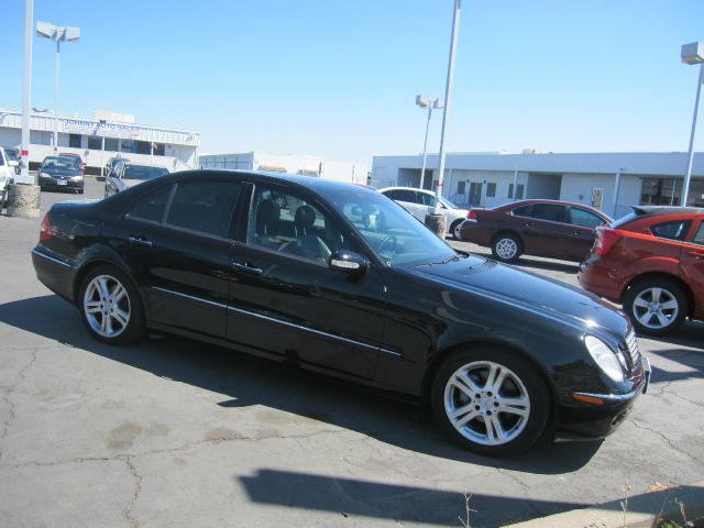 Mercedes-Benz E-Class 2005 photo 3