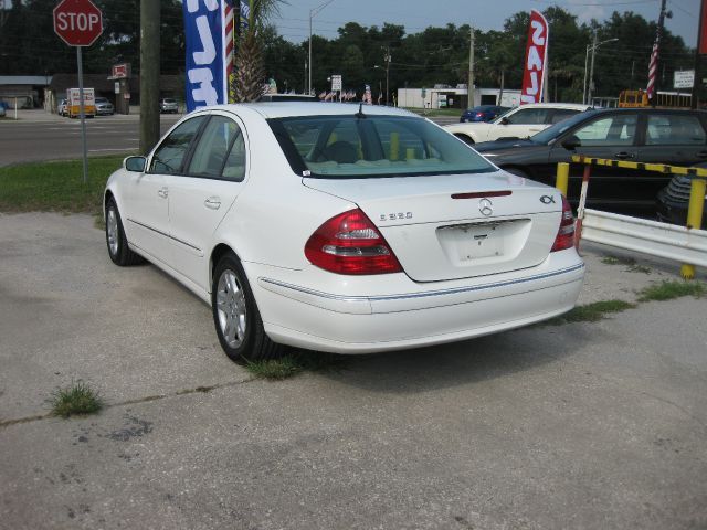 Mercedes-Benz E-Class 2005 photo 1