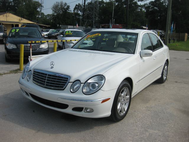 Mercedes-Benz E-Class 2005 photo 3