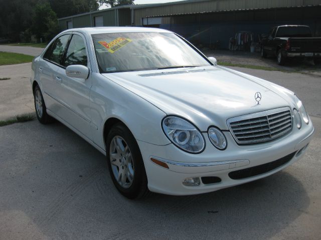 Mercedes-Benz E-Class 2005 photo 4