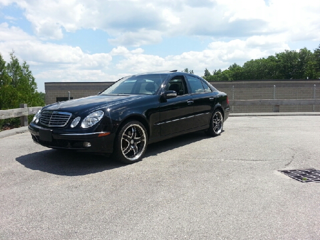 Mercedes-Benz E-Class 2005 photo 3