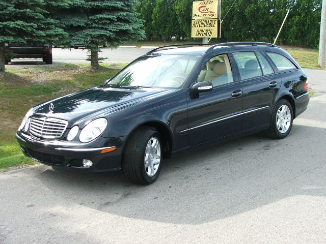 Mercedes-Benz E-Class 2005 photo 3