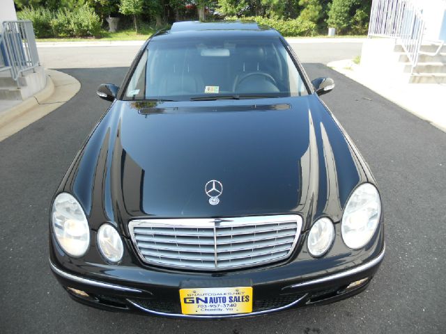 Mercedes-Benz E-Class 2005 photo 3