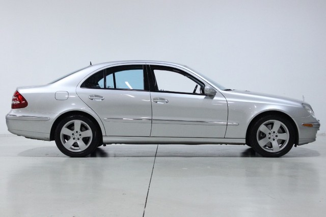 Mercedes-Benz E-Class 2005 photo 1