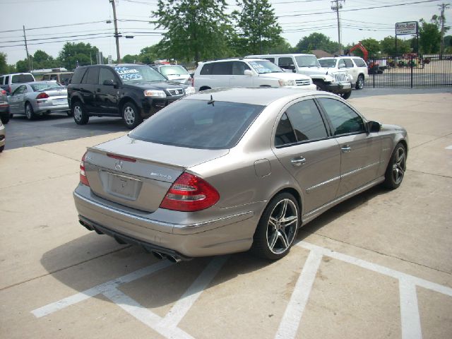 Mercedes-Benz E-Class 2005 photo 3