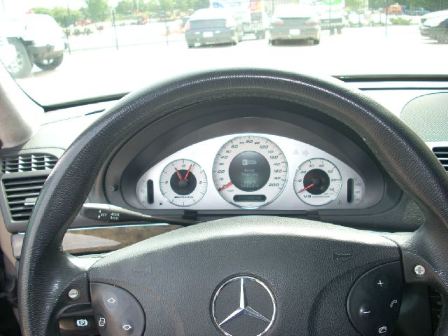 Mercedes-Benz E-Class 2005 photo 5