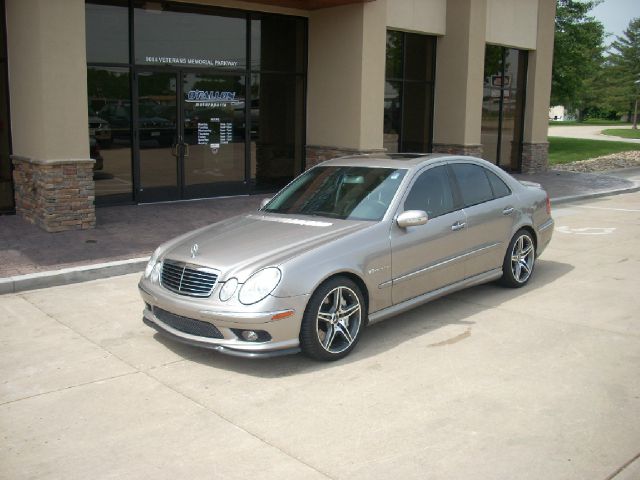 Mercedes-Benz E-Class 2005 photo 7