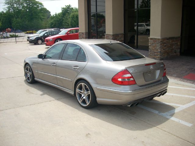 Mercedes-Benz E-Class 2005 photo 8