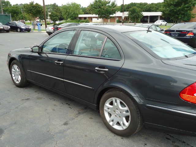 Mercedes-Benz E-Class 2005 photo 14