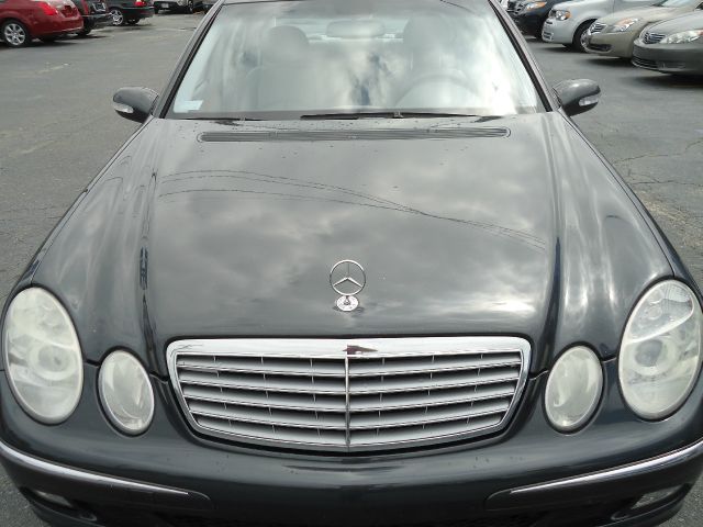 Mercedes-Benz E-Class 2005 photo 31