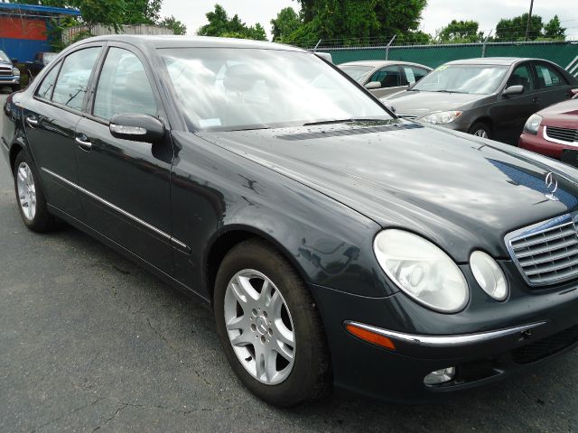 Mercedes-Benz E-Class 2005 photo 8